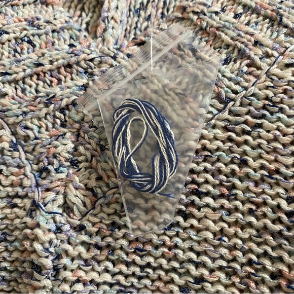 Naturals D & Co Speckled Yarn V Neck Hi low Hem XS Oversized - Picture 6 of 7